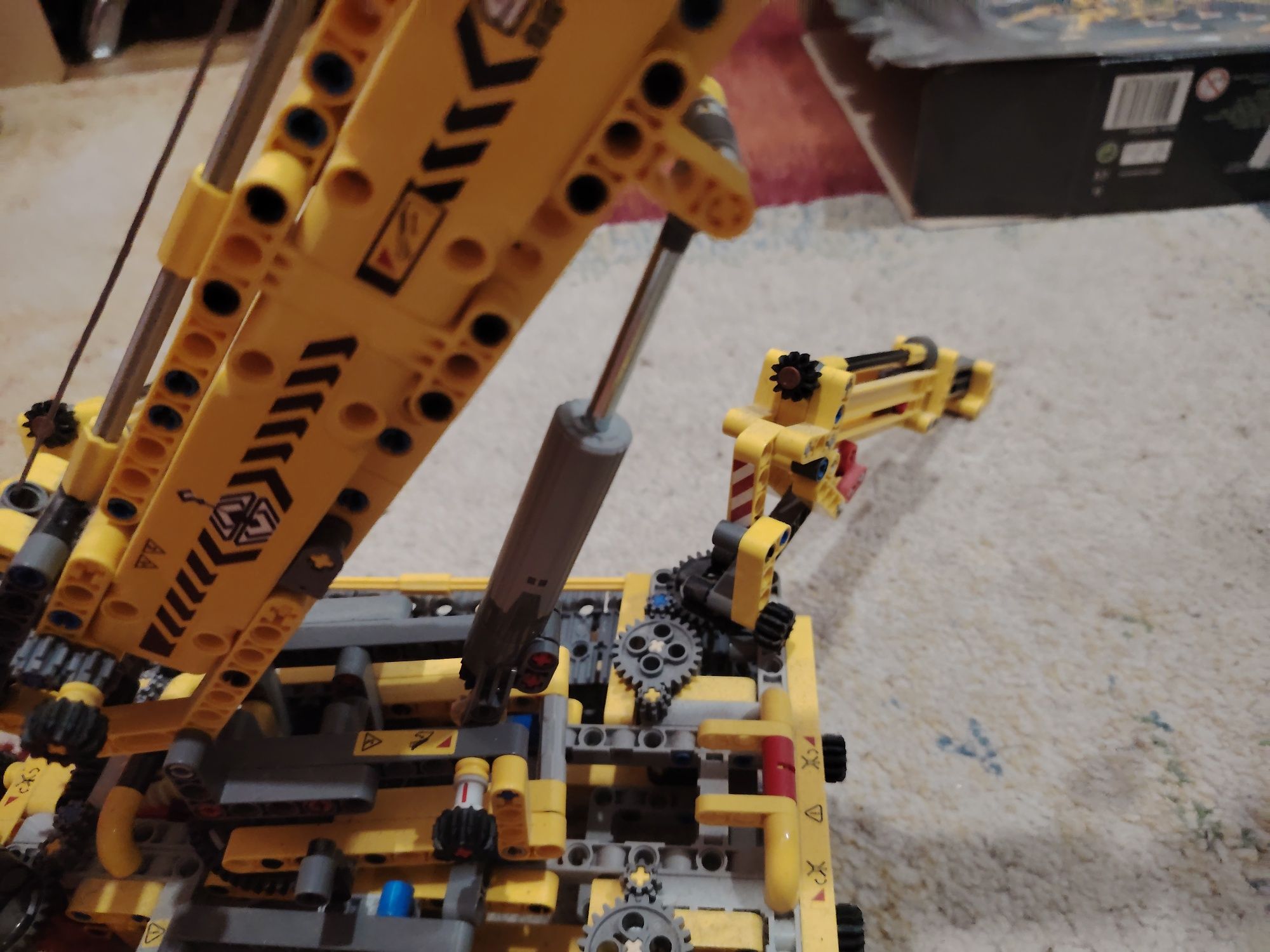 Lego technic гусеничный кран. Оригинал 100%