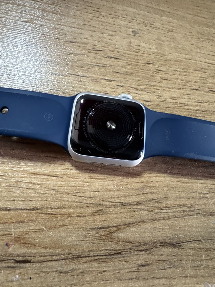 Продам appl watch SE в идеале