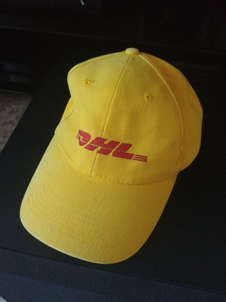 Продаю мужскую бейсболку DHL
