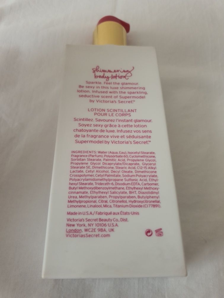 Super model shimmering lotion
