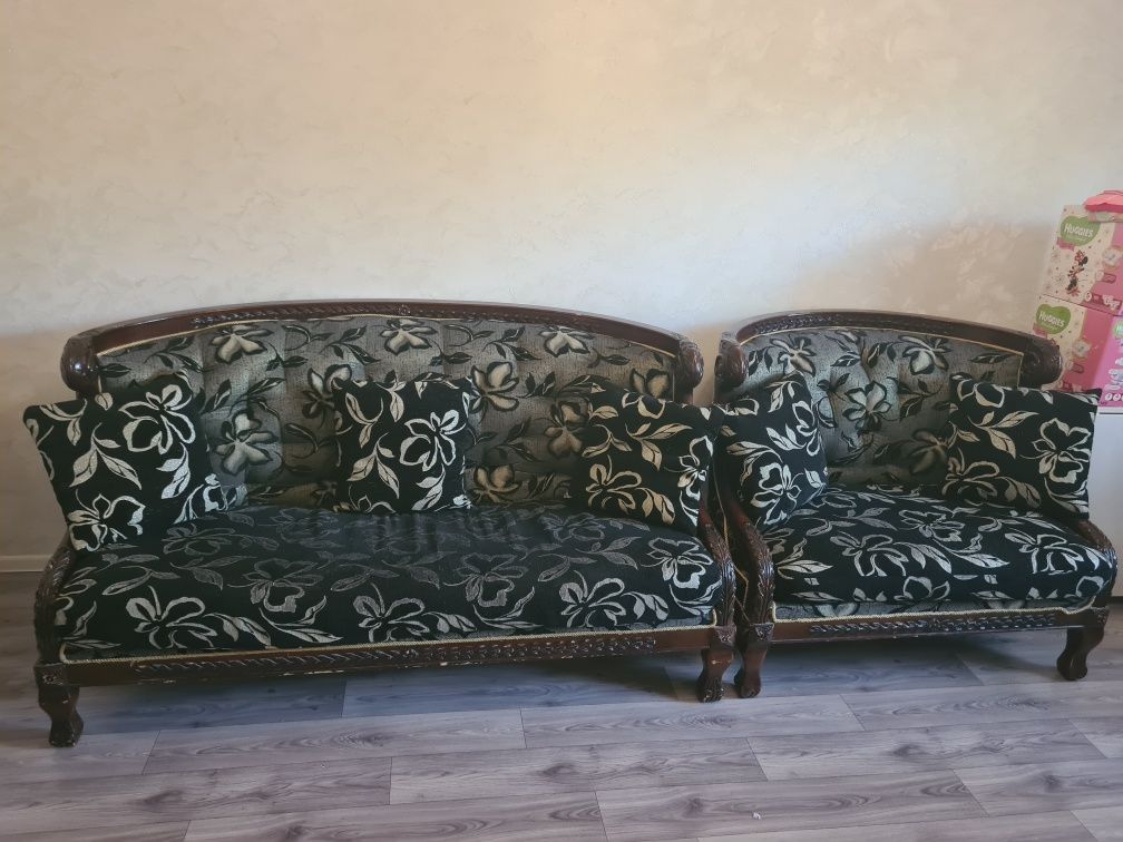 Продам диваны с подушками