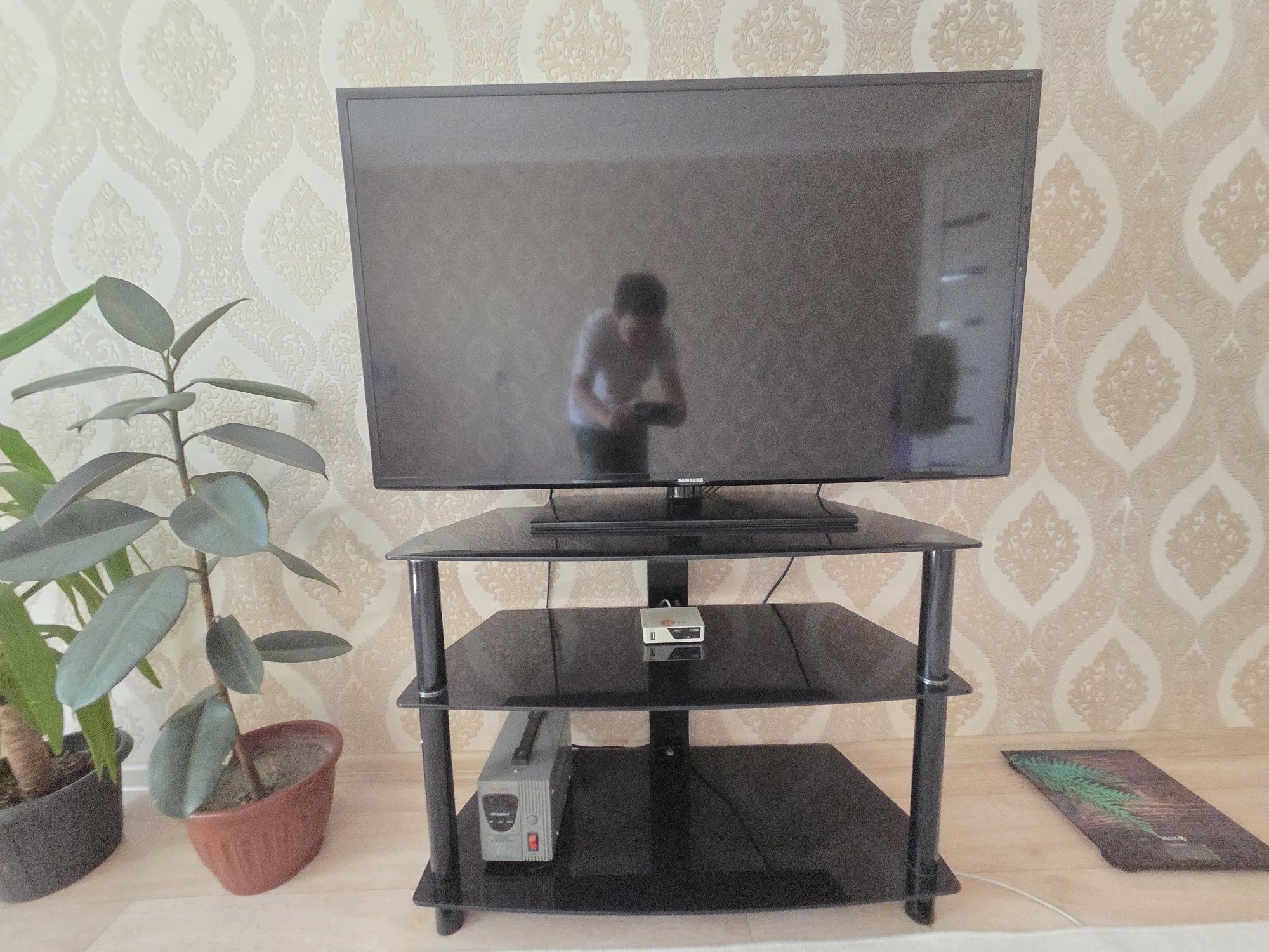 Телевизор Samsung LED 3D +подставка