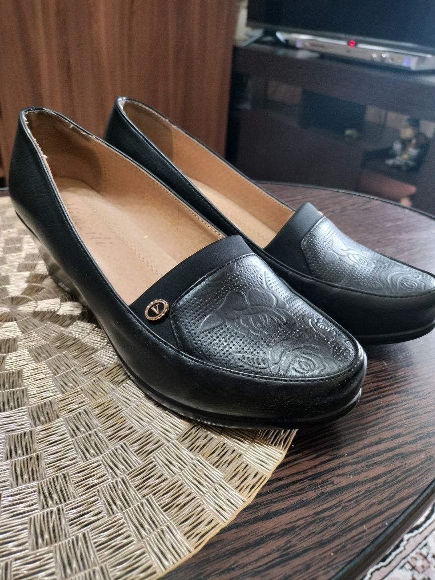 Туфли женские новые продам