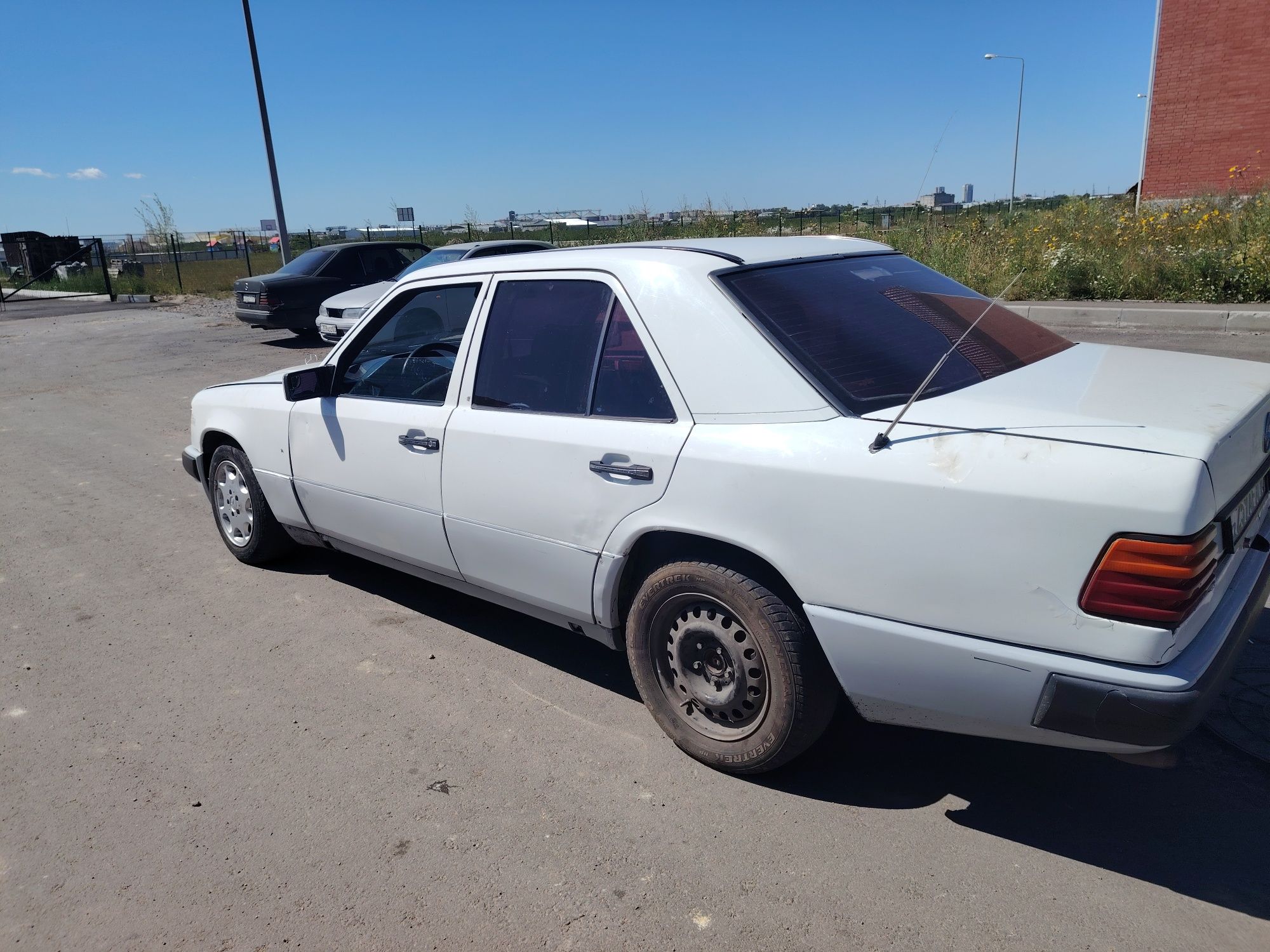 Продам мерседес 124