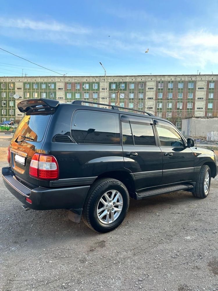 Toyota Land Cruiser 100
