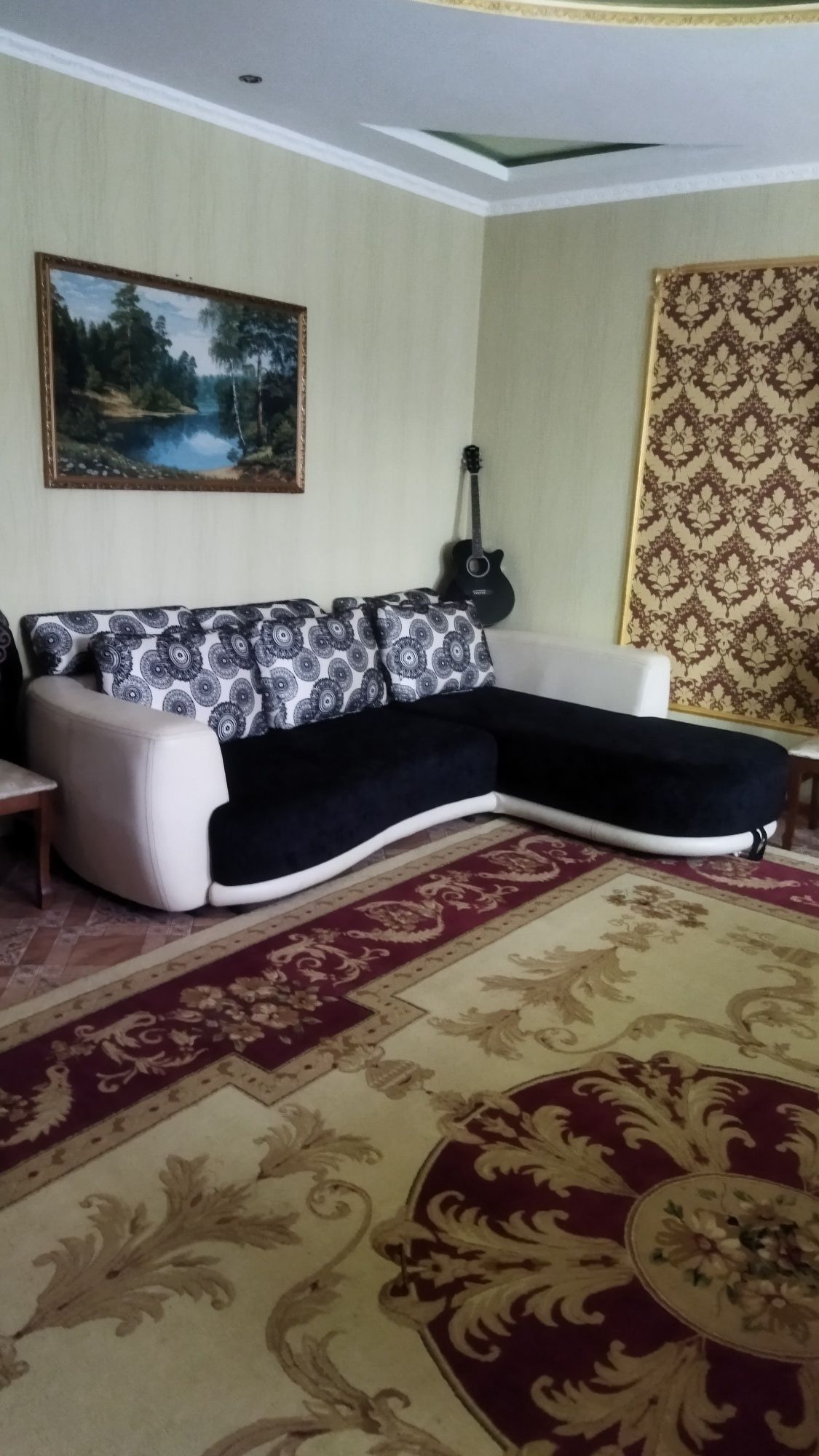 Диван,угловой,в хорошем состоягий.