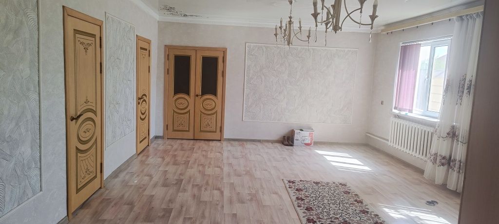 Дом с аптекой и магазином