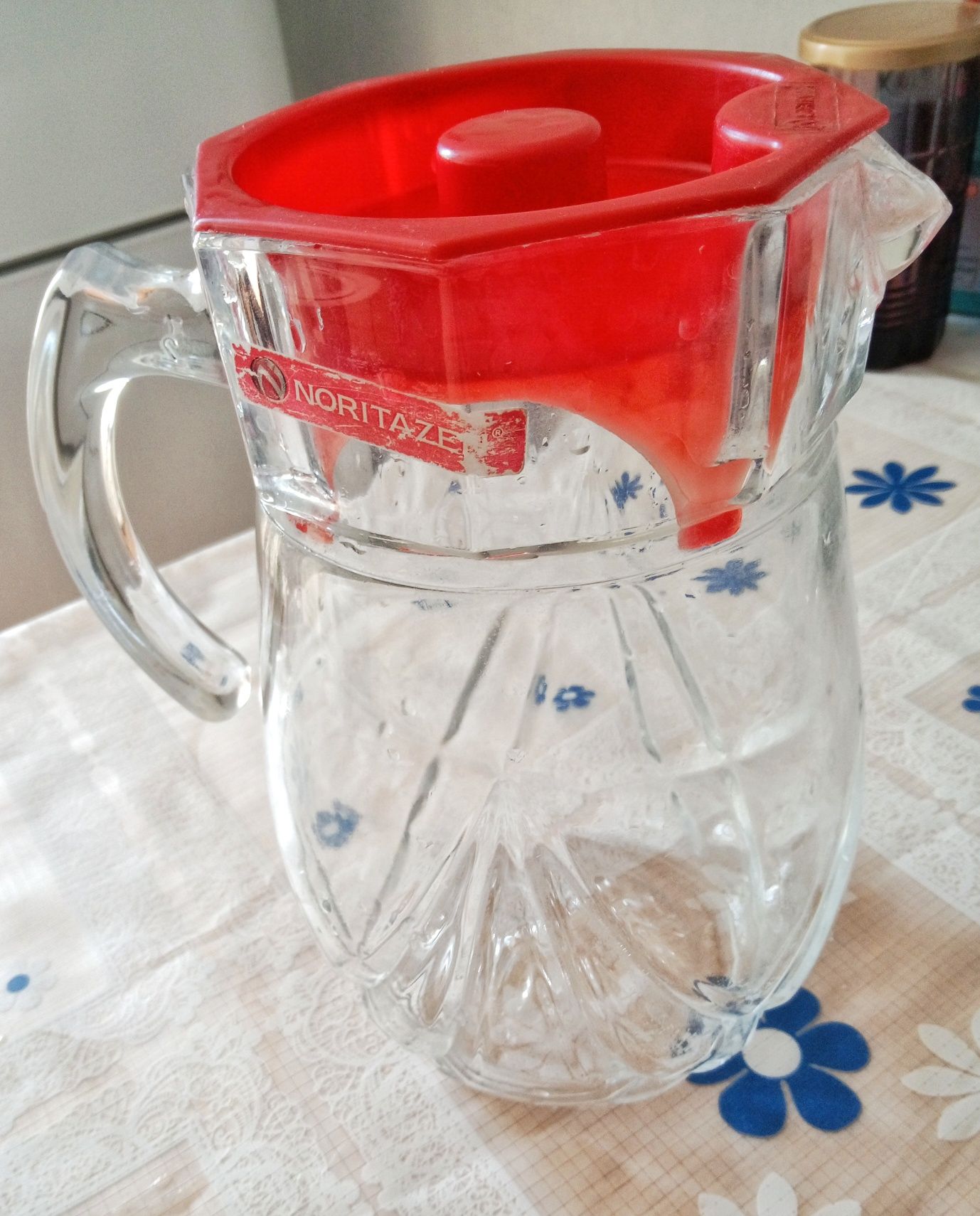 Кувшин ,Дуршлаг ,Щипцы продам срочно
