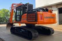 Предоставляем в аренду спец технику
Экскаватор lonking