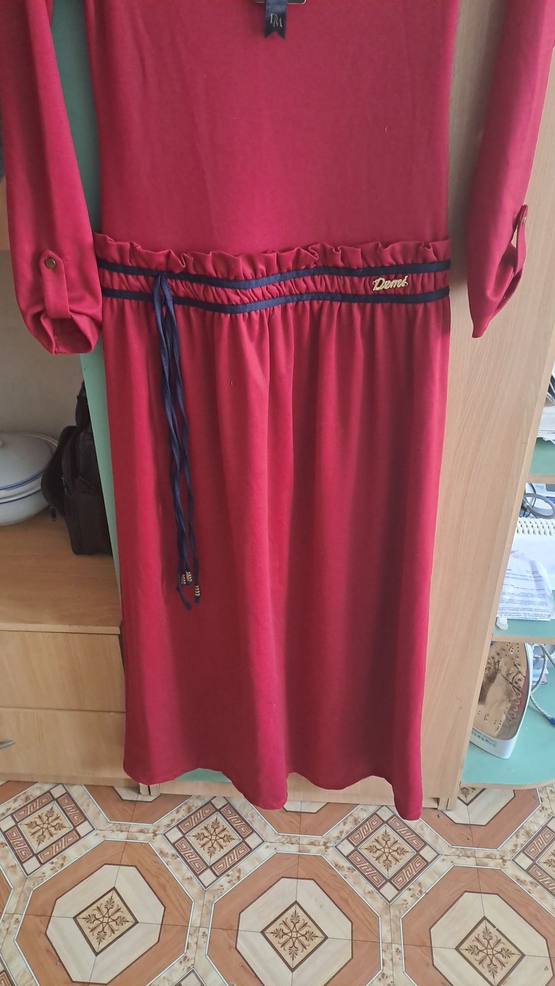 Продам  платье новое