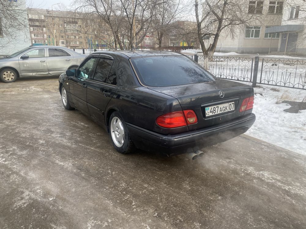 Мерседес 210 е320