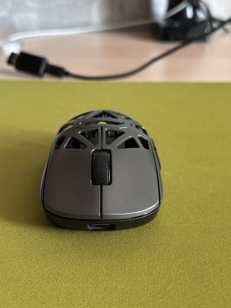 Игровая мышка mchose ax5 pro max  и коврик steelseries
