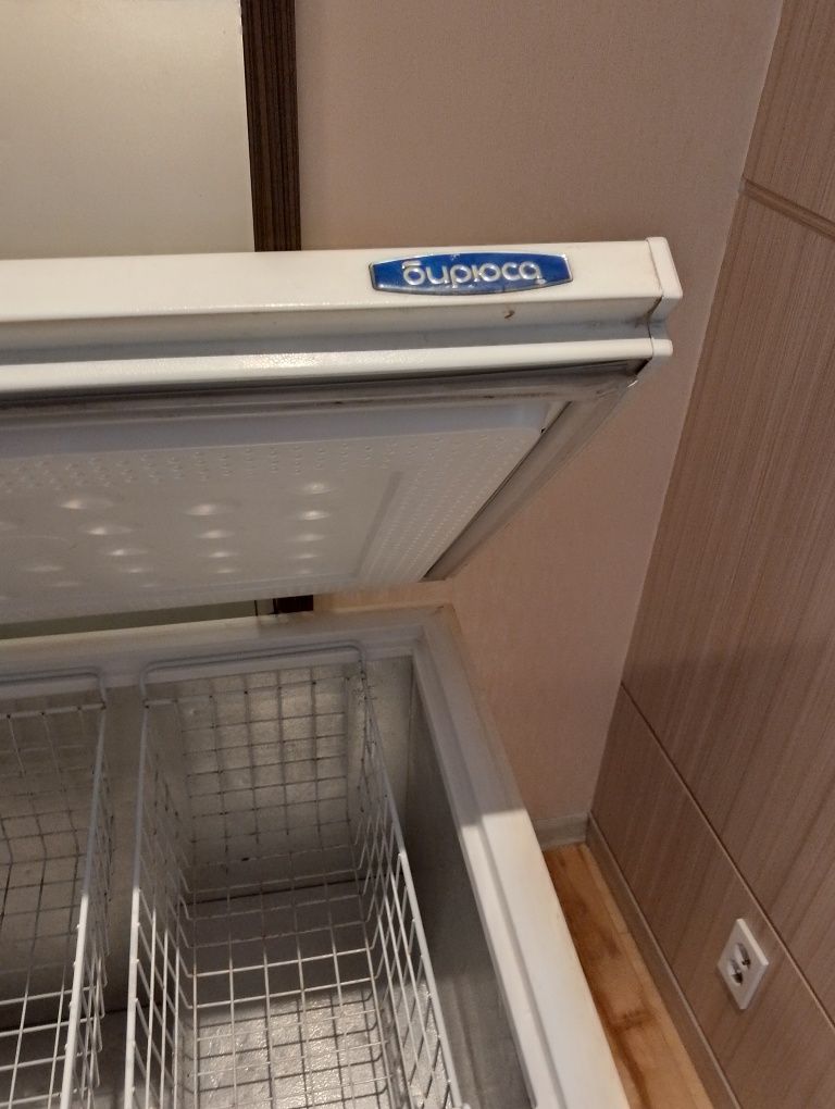Продам морозильник