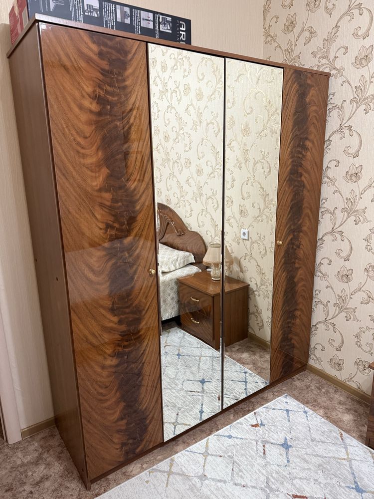 Спальный гарнитур