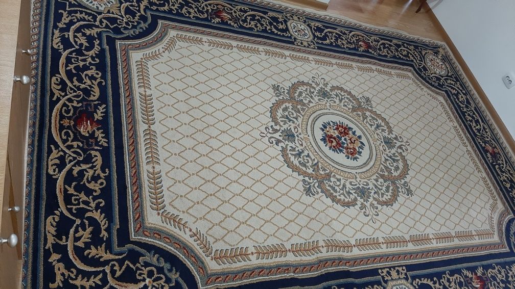 Ковер 3,5 × 2,5 метра