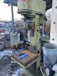 Сверлильный станок среднем состоянии