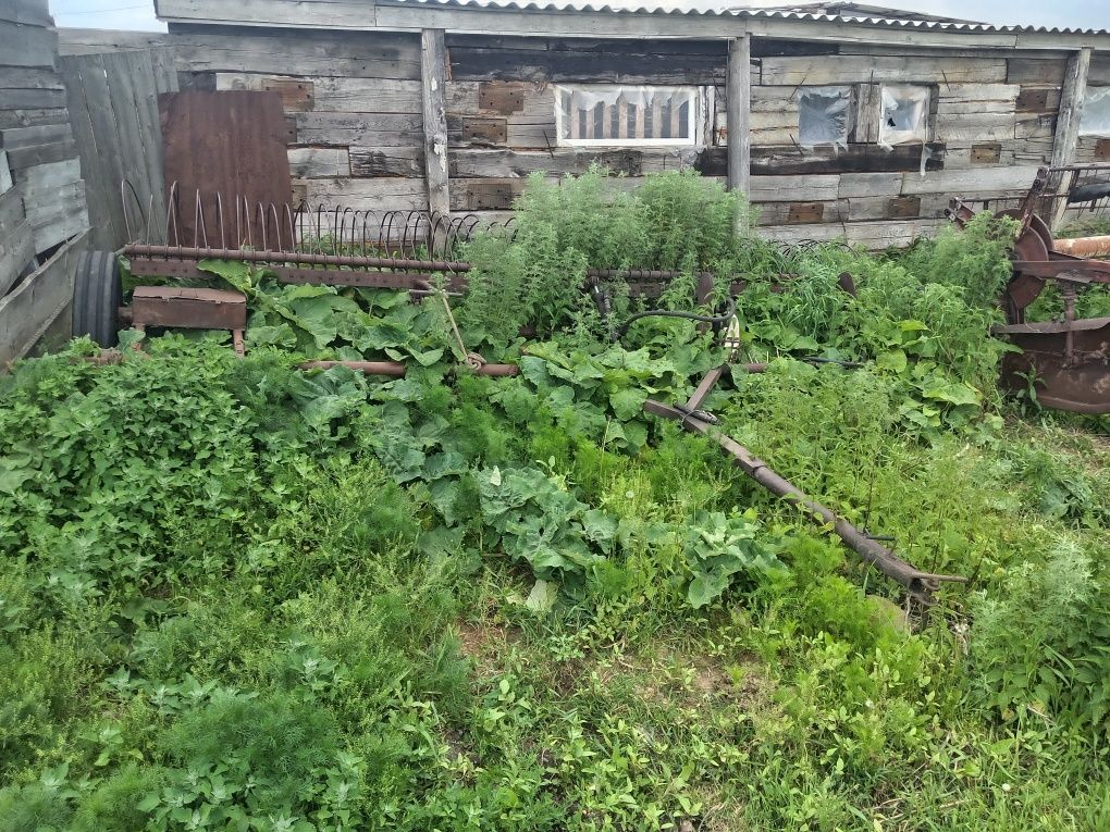 Продам трактор с оборудованием комплект.