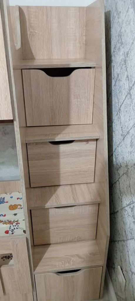 Продаётся двухъярусная кровать в отличном состоянии