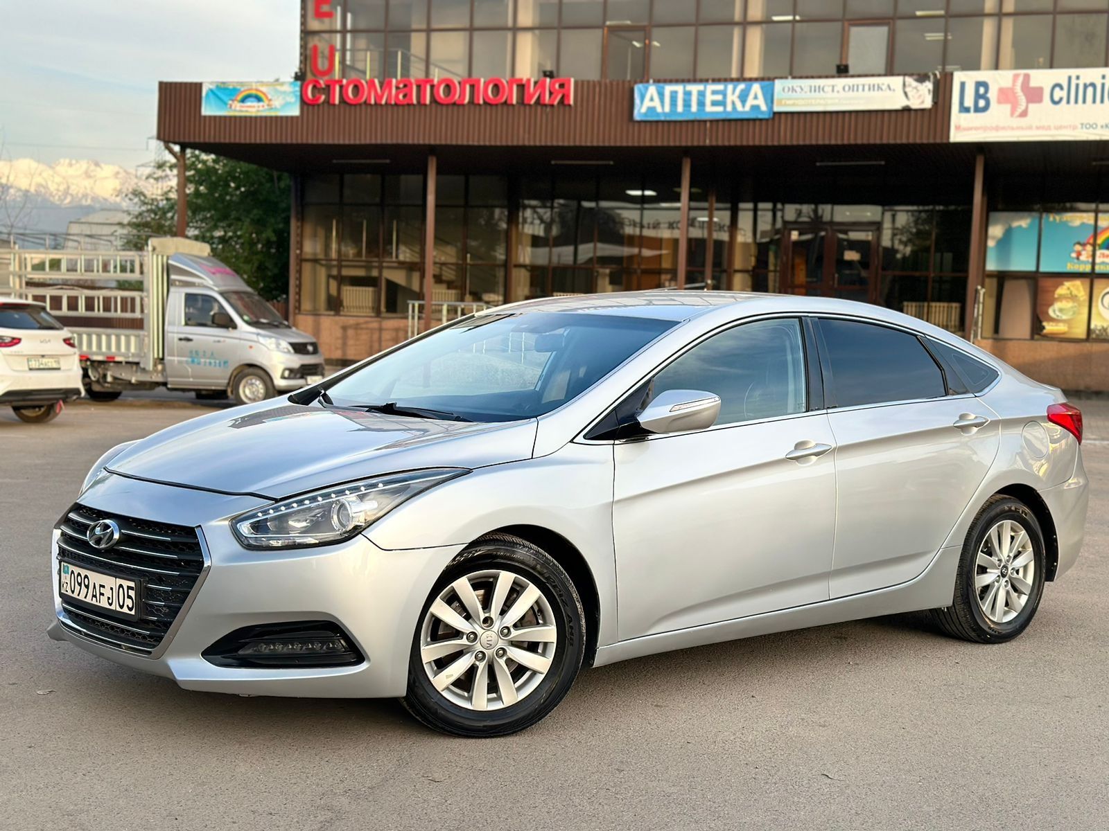 Hyundai i 40  продам