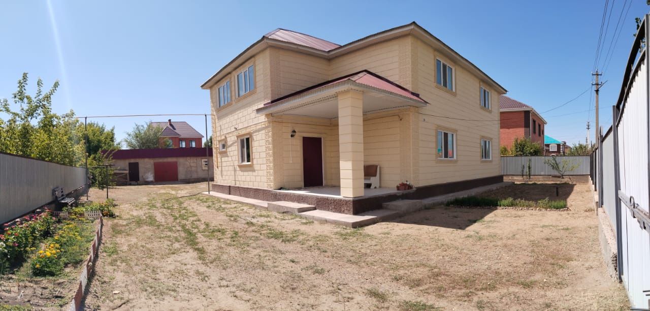 Дом коттедж с гаражем,летней кухней,и недостроенной баней