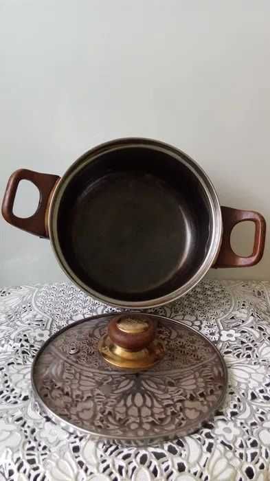 ОТДАМ ДАРОМ кастрюлю, маленькую, из стали, НА 1.5 ЛИТРА, (7*17см) БУ