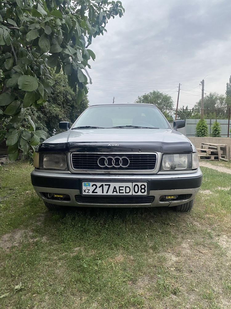 Продаю Audi 80 b4