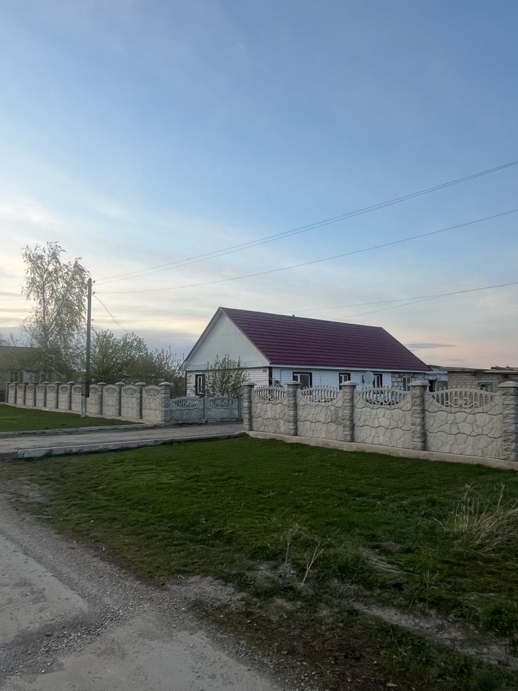 Продается частный дом с большой территорией!