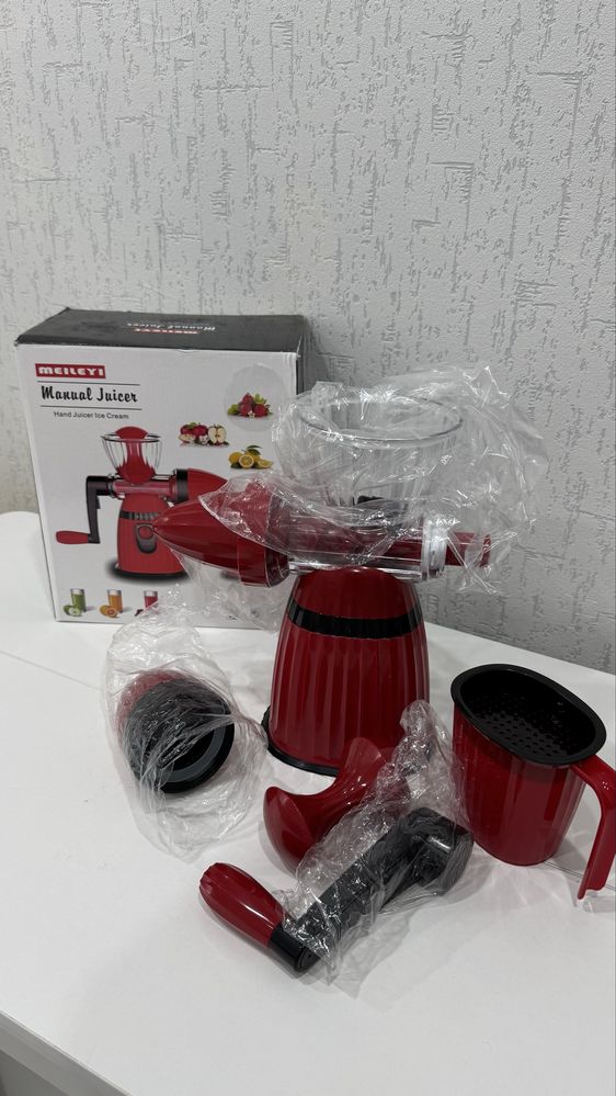 Соковыжималка новая