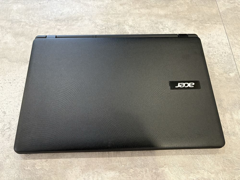 Продаётся ноутбук Acer.
