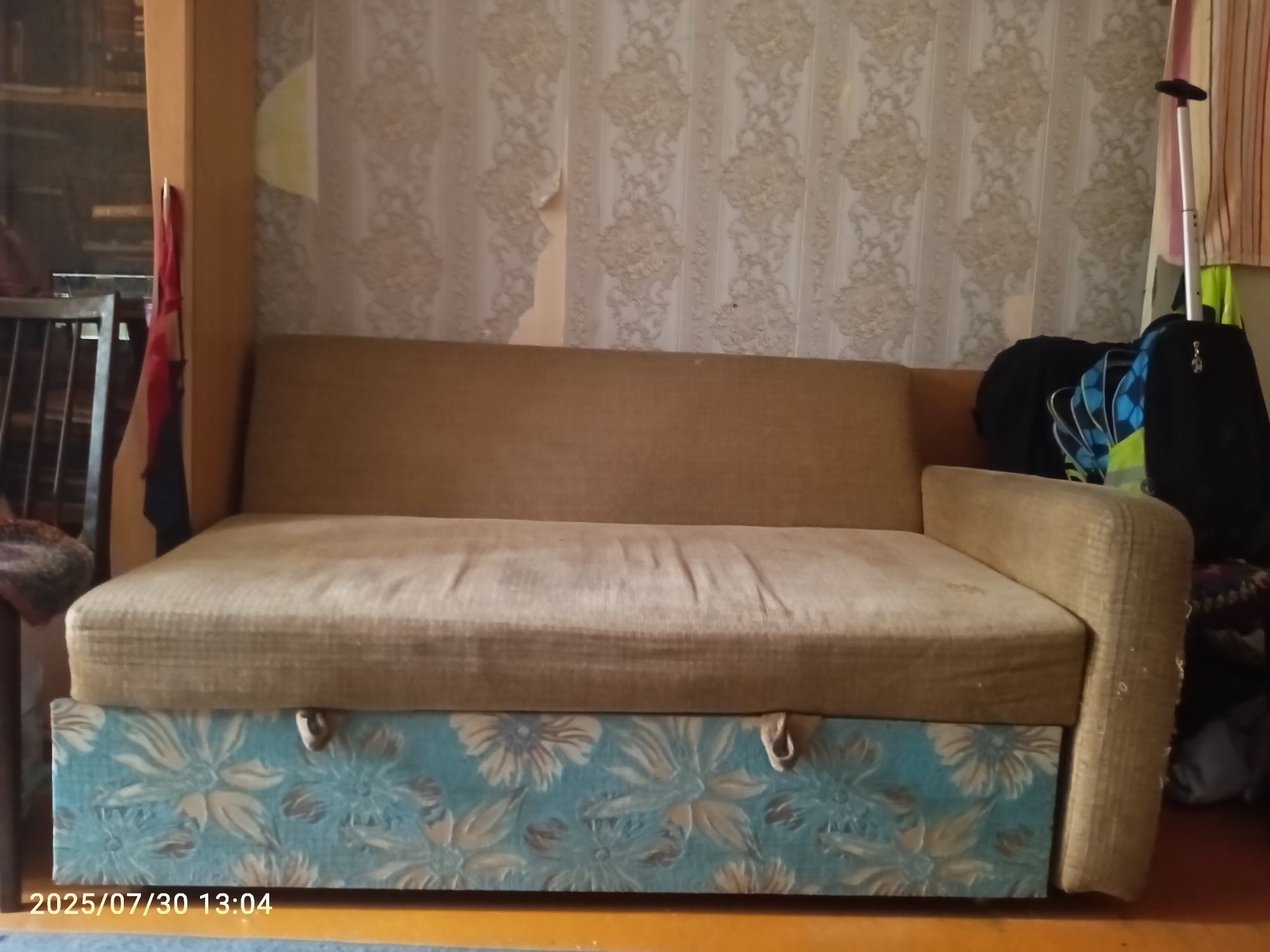 Отдам диван в хорошем состоянии