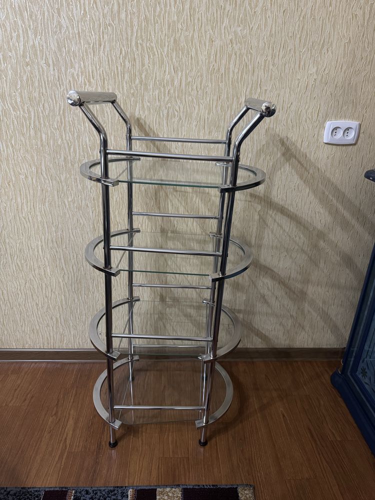 Продам стеклянную этажерку