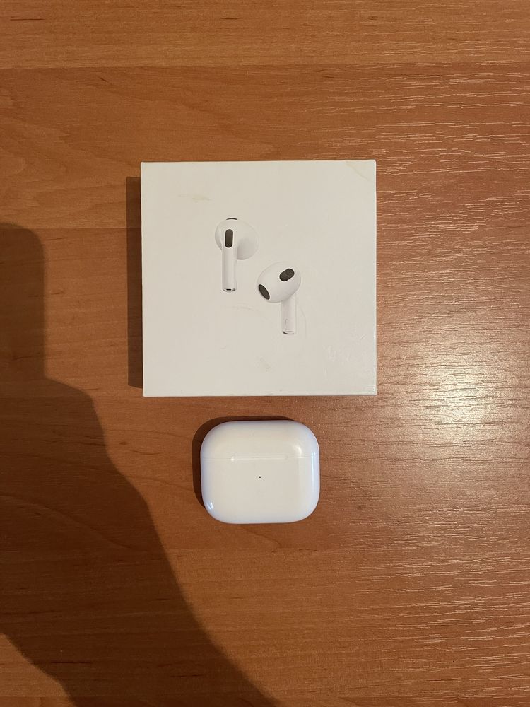 Apple Airpods 3!