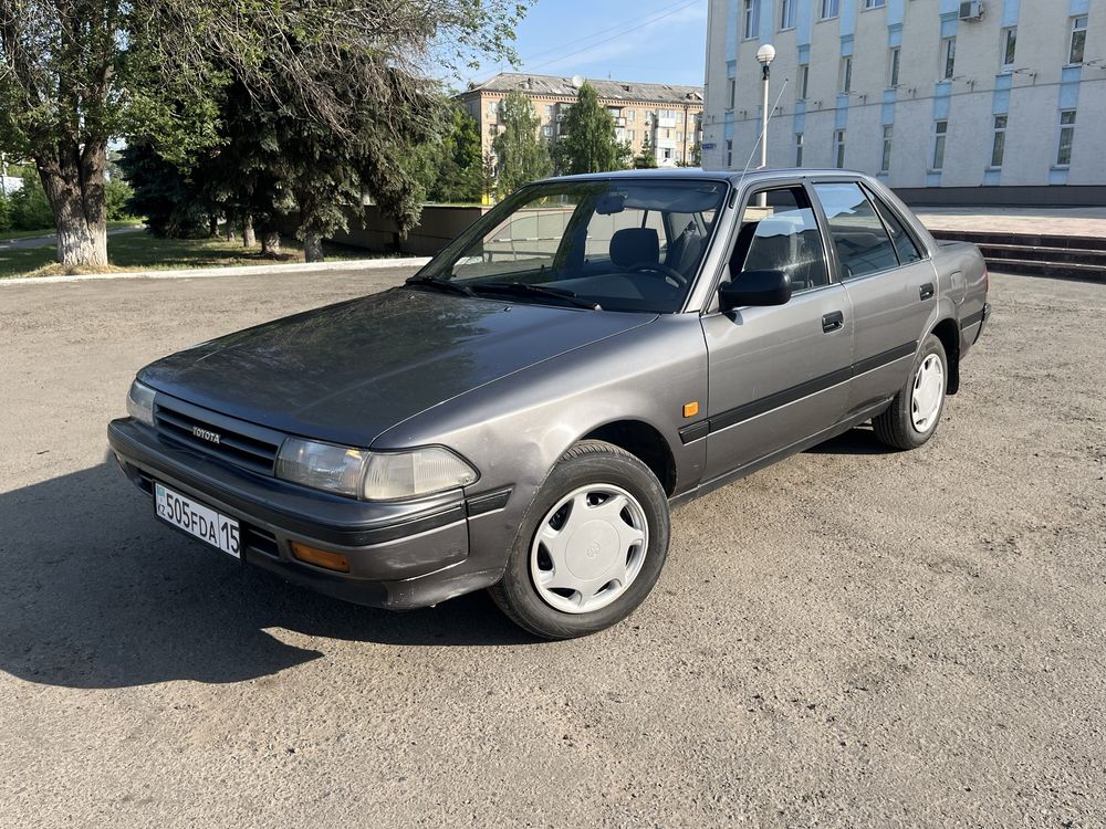 Продам Тойота Карина 2
