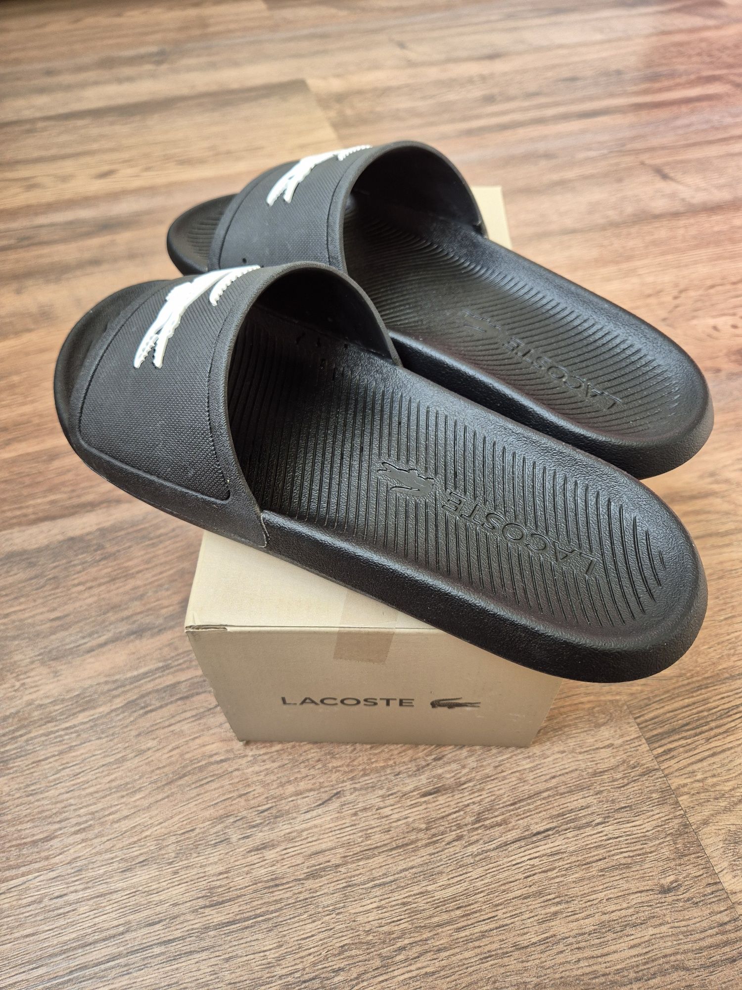 Продам шлёпанцы LACOSTE