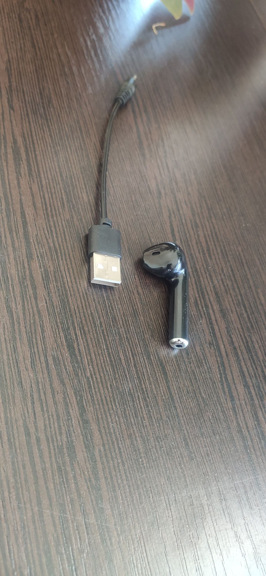 Продам наушник блютуз
