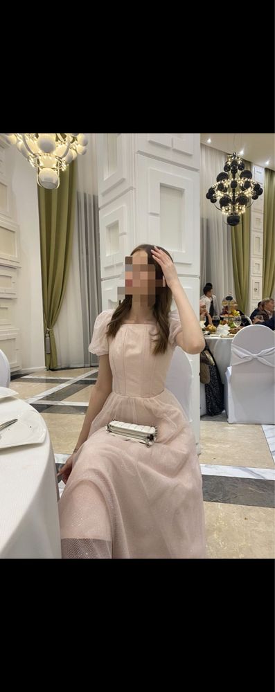 Вечернее блестящее платье