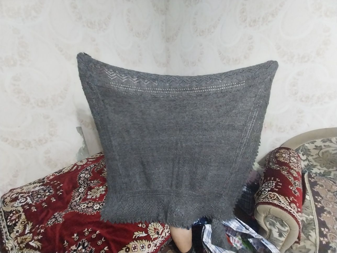 Оренбурский Пуховой платок. Большой 30 тс, а маленький 12 тс