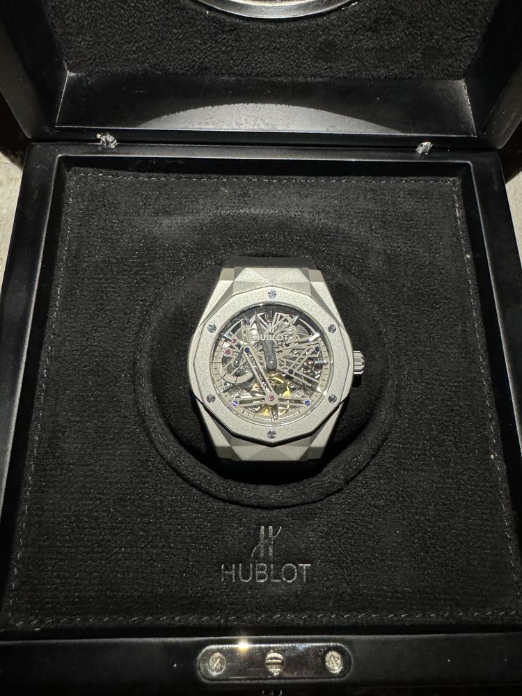 Часы HUBLOT оригинальные