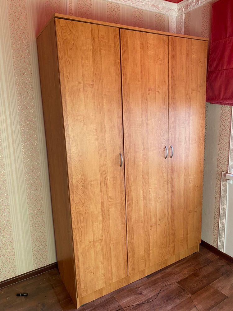 Шкаф 3-х дверный 10000