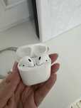 Продам наушники Apple AirPods Charging Case