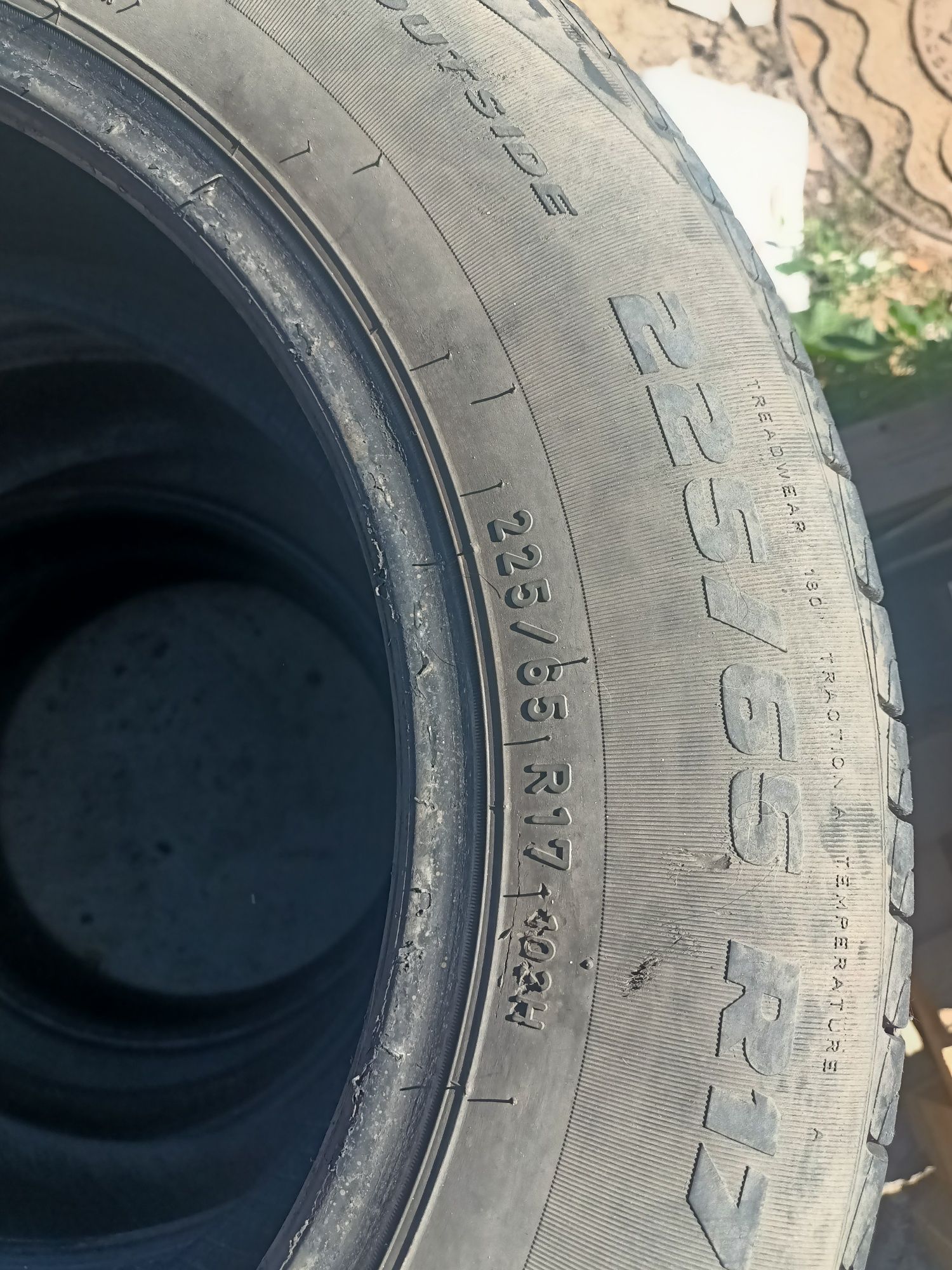 Продаются шины в  среднем состоянии размеры 225 /65 R 17 фирма формула