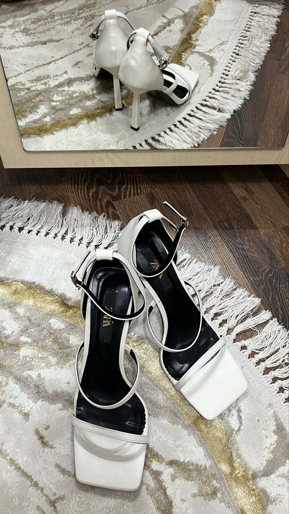 Элегантные туфли, сандали  Zara | Новые | Натуральная кожа | Размер 39