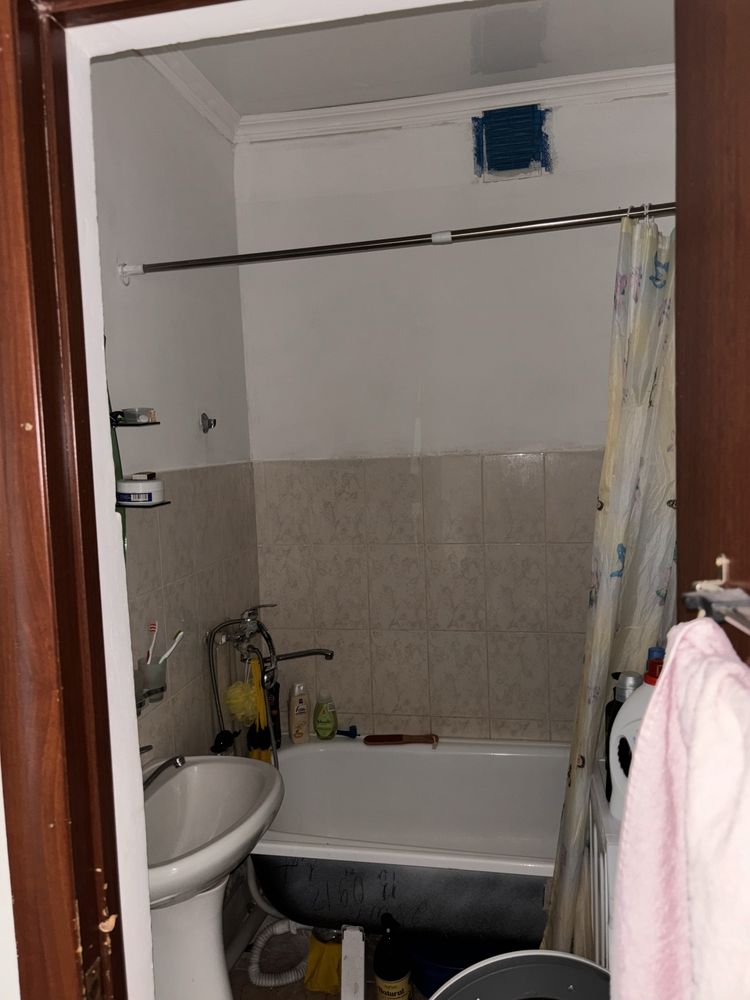 Тасбөгетте қызыл үйлерден 3бөлмелі үй