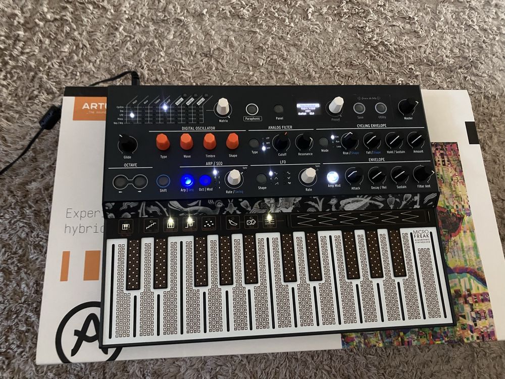 синтезатор Arturia MicroFreak