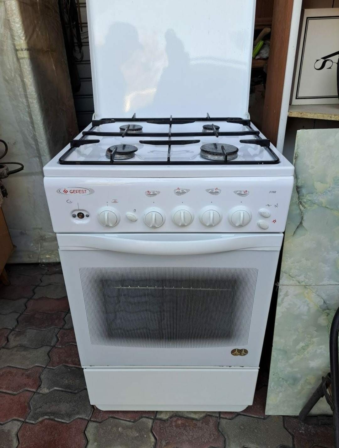 Продам газ плиту