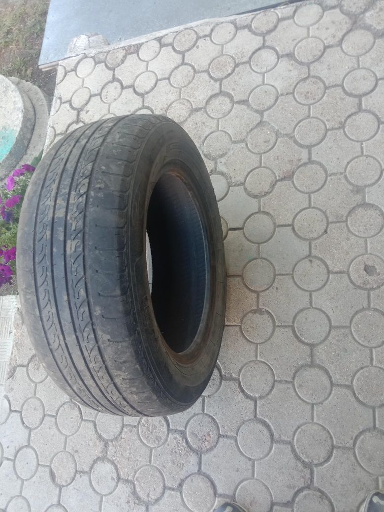 Продам 4 диска на R15,покрышки 4 штуки на 205/60 R15