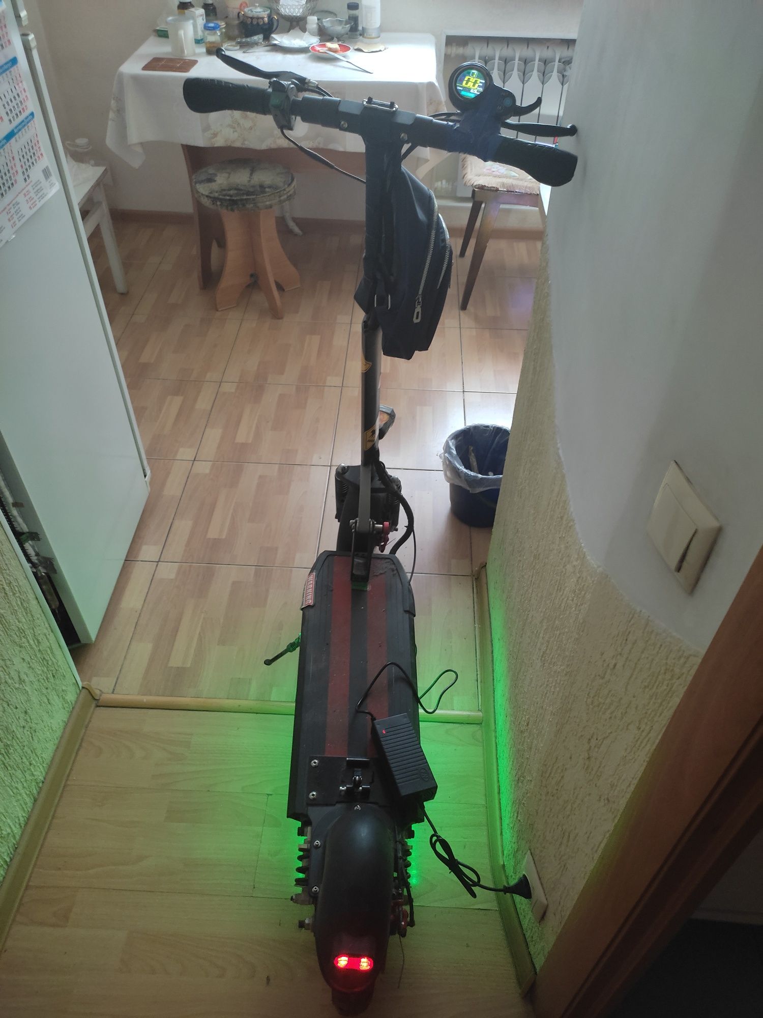 Продам хороший ЭлектроСамокат Kugo.М4