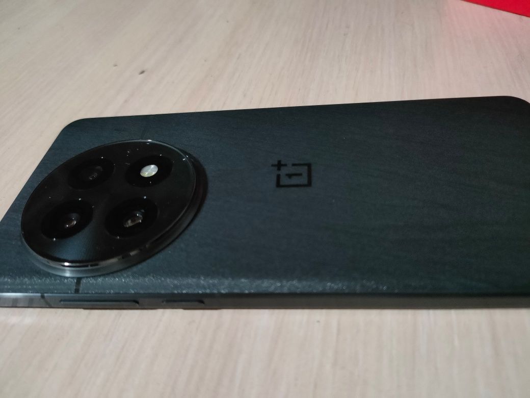 OnePlus 13, Oxygen OS, акб 100%, 512гб, полный комплект