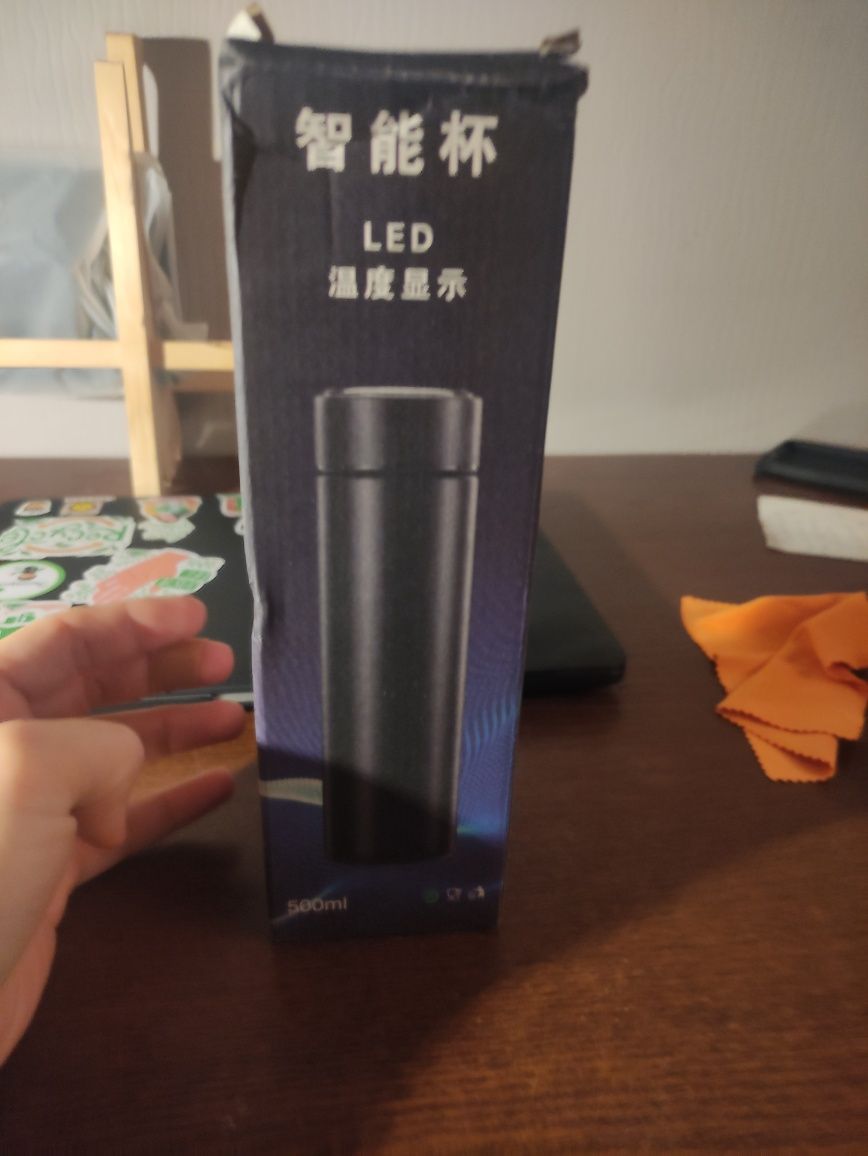 Термокружка с LED дисплеем