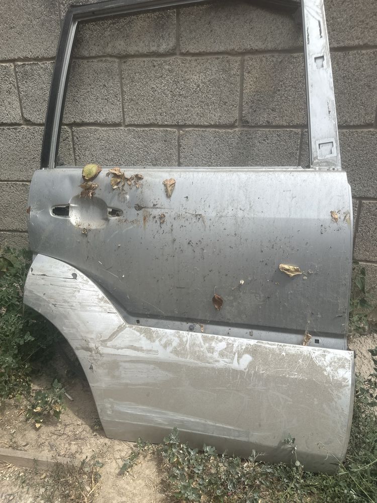Продам задний дверь Прадо 120